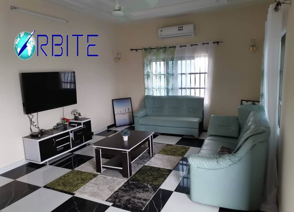 appartement meublé fidjrossé akogbato salon 1
