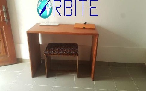 appartement meublé st cecil cotonou petite table