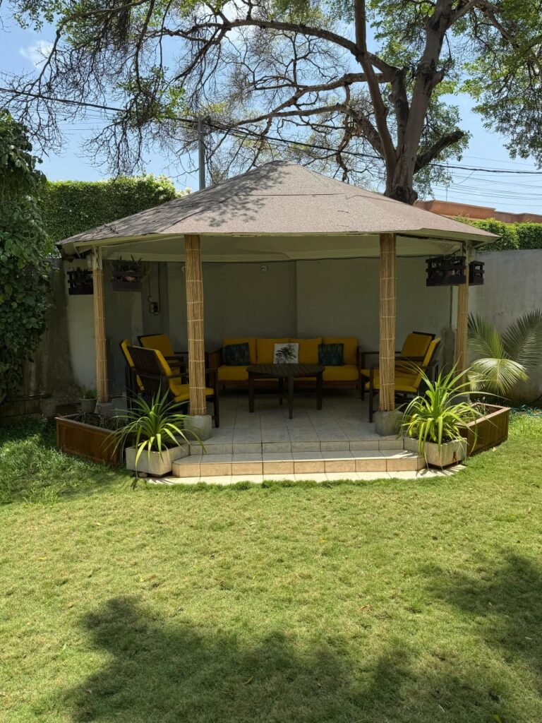 Villa avec grand jardin 1000M2 Quartier Jack