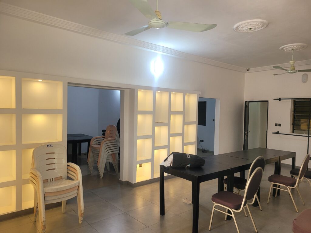 Espace 3 pieces pour bureau a Zogbo