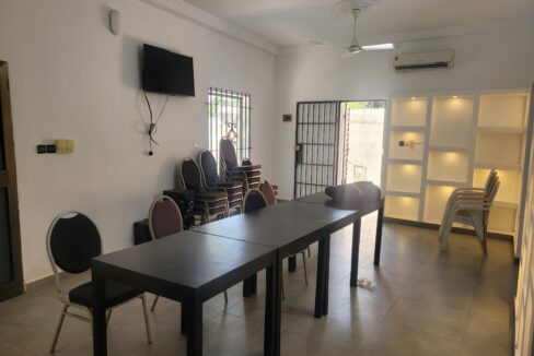 Espace 3 pieces pour bureau a Zogbo