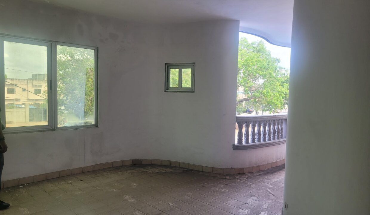 Villa 9 chambres pour bureau a cadjehoun