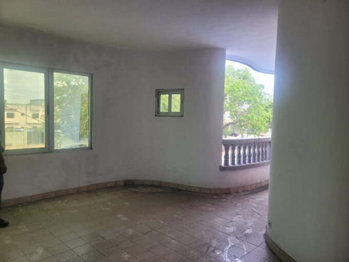 Villa 9 chambres pour bureau a cadjehoun