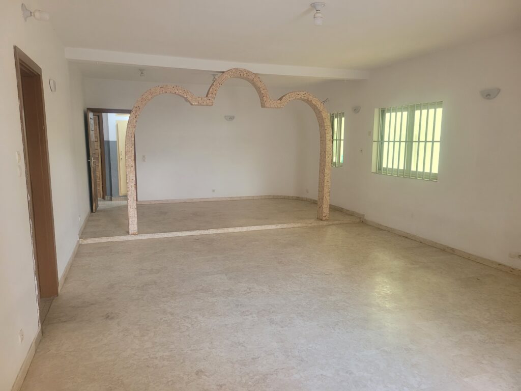 Villa 9 chambres pour bureau a cadjehoun