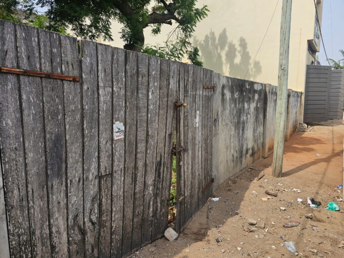 Parcelle clôturée a bailler a Fidjrossè