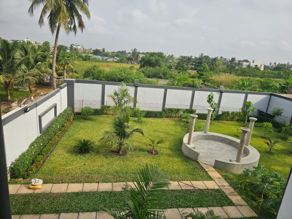 3 chambres salon vide Togbin zone 2