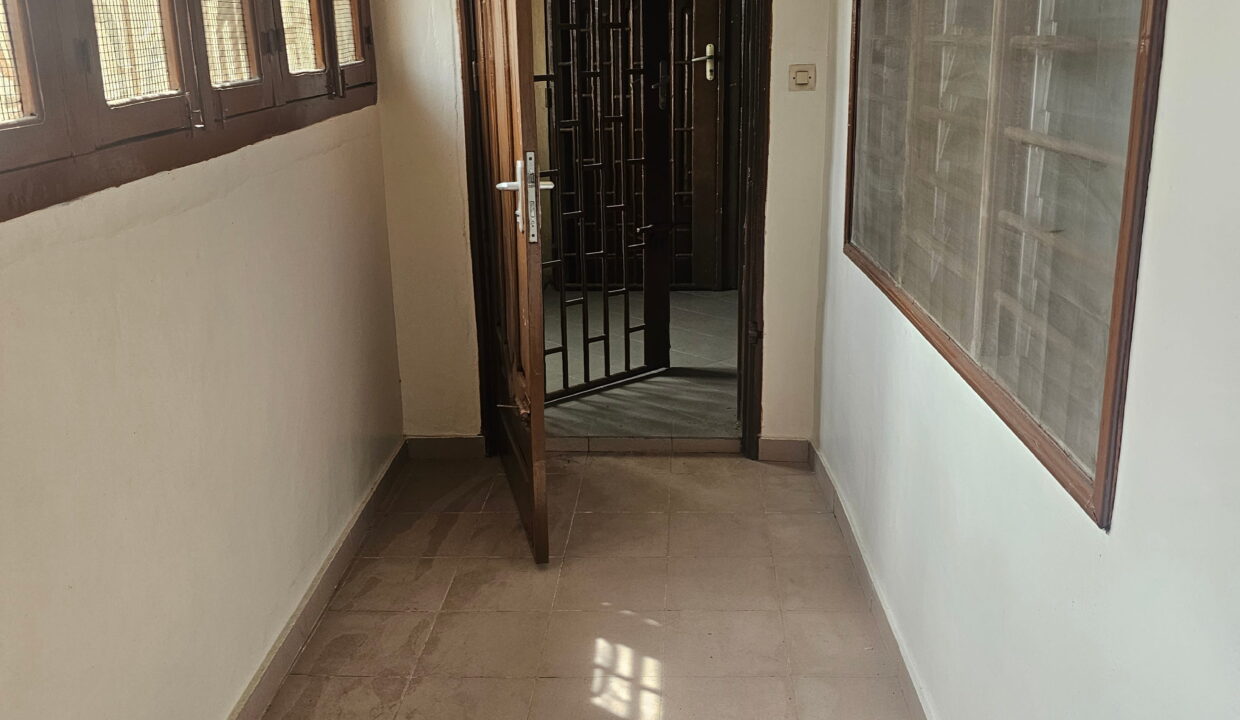 3 chambres salon fidjrosse, Terrasse