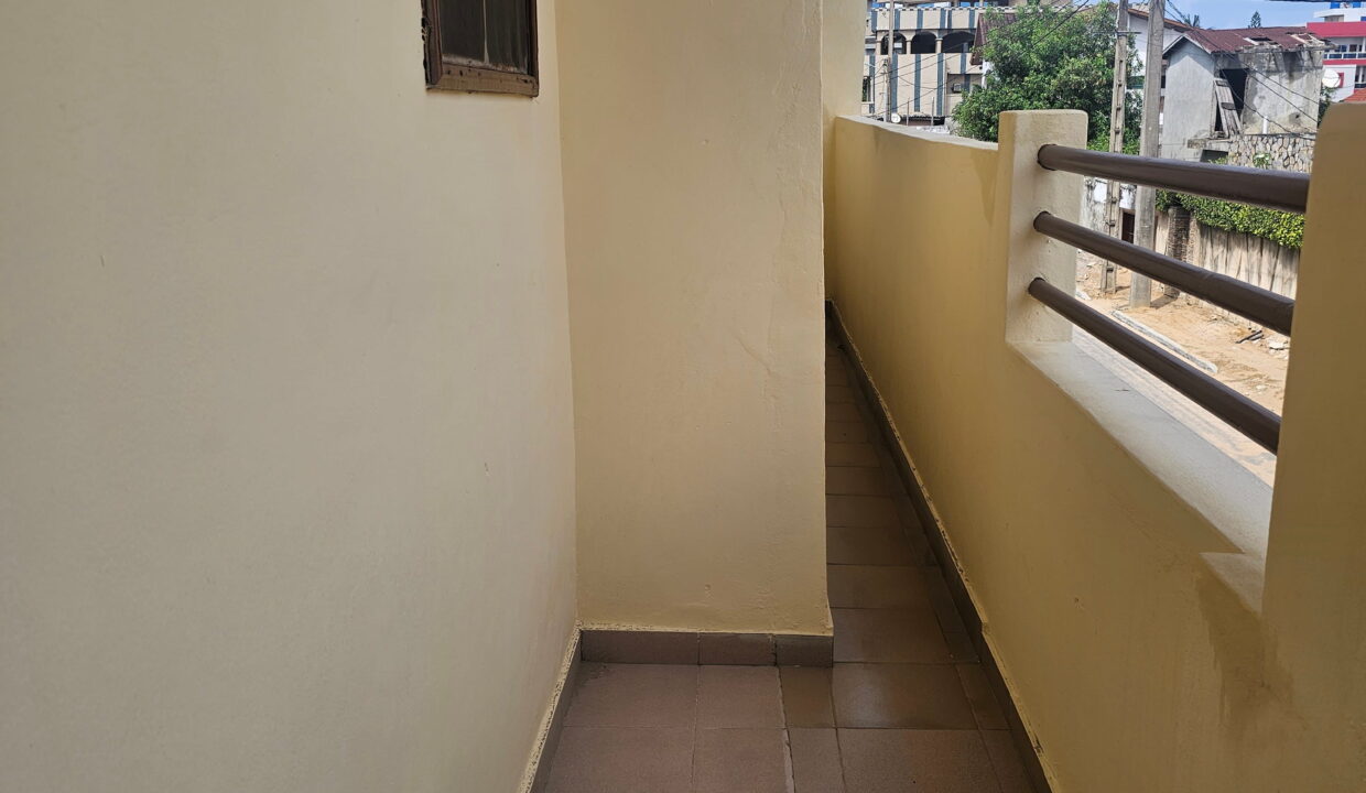 3 chambres salon fidjrosse balcon