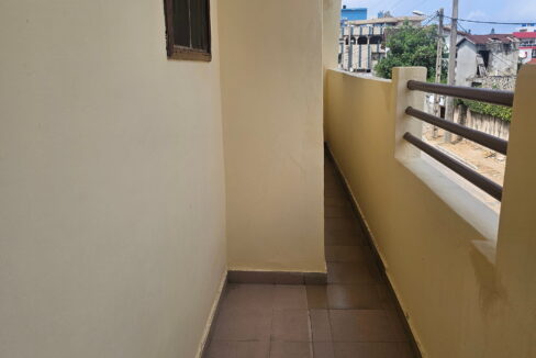 3 chambres salon fidjrosse balcon