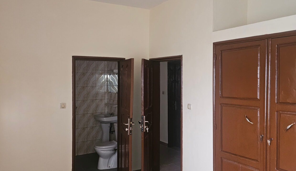 3 chambres salon fidjrosse chambre avec sa douche