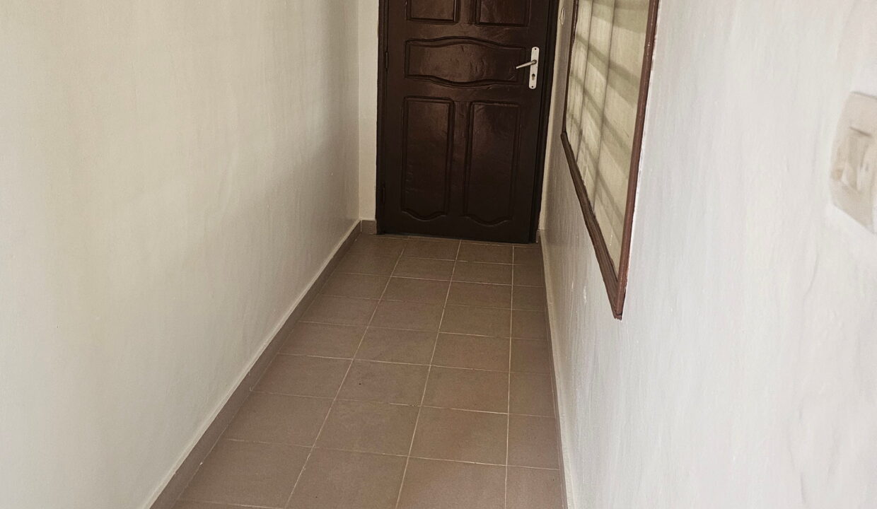 3 chambres salon fidjrosse couloir