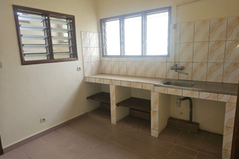 3 chambres salon fidjrosse cuisine