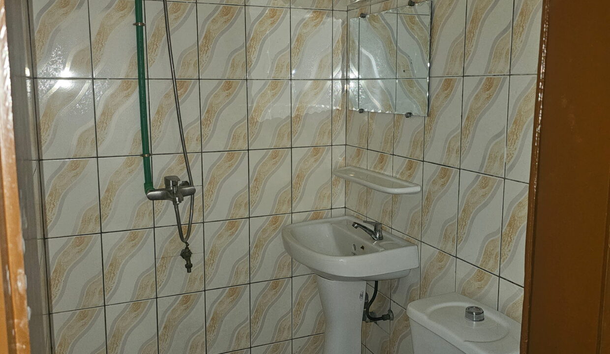 3 chambres salon fidjrosse salle d'eau