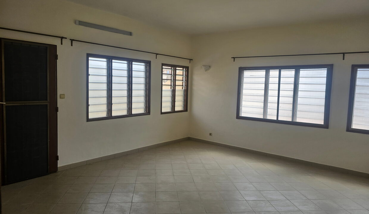 3 chambres salon fidjrosse salon 2