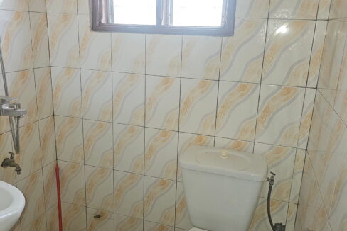 3 chambres salon fidjrosse toillettes