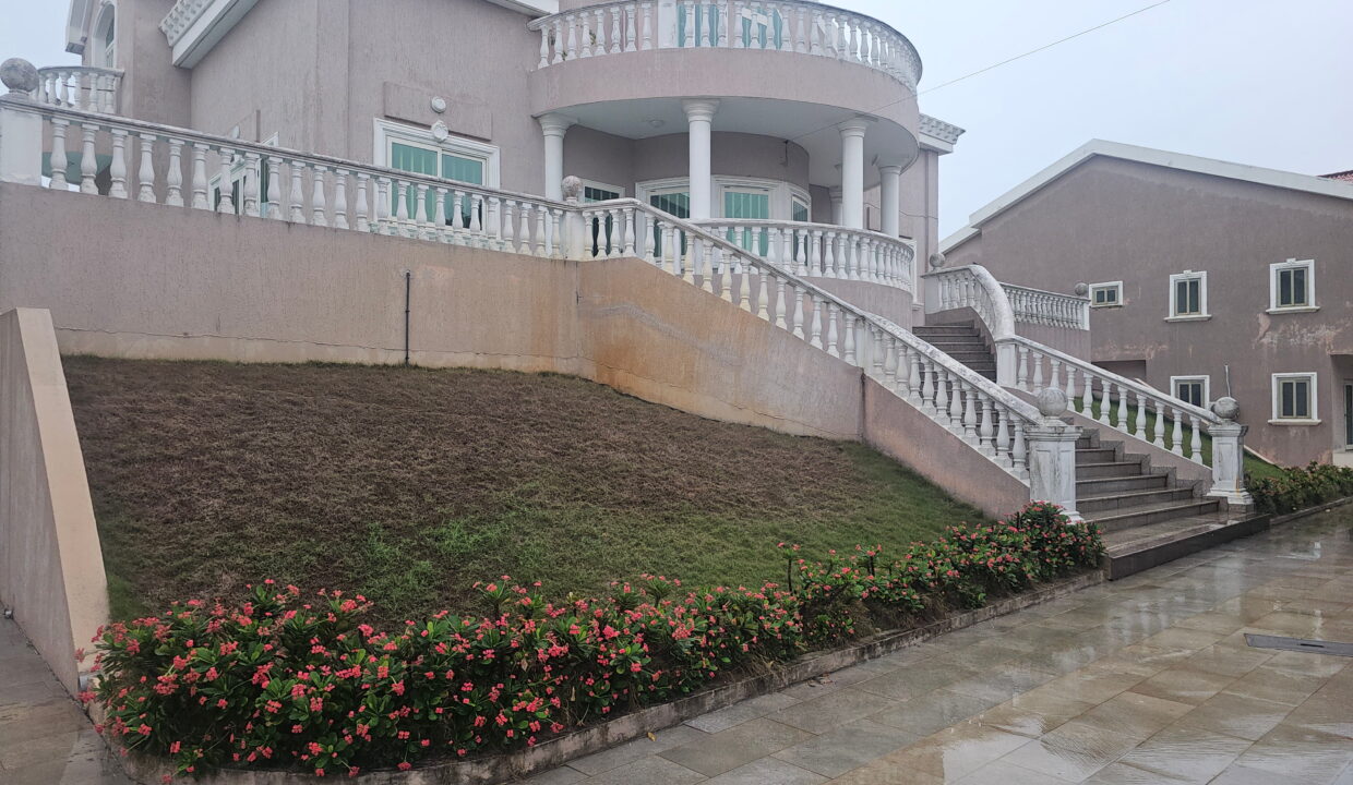 Grande villa censad vide le belier 6 chambres