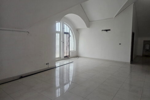 villa censad vide le belier petit salon
