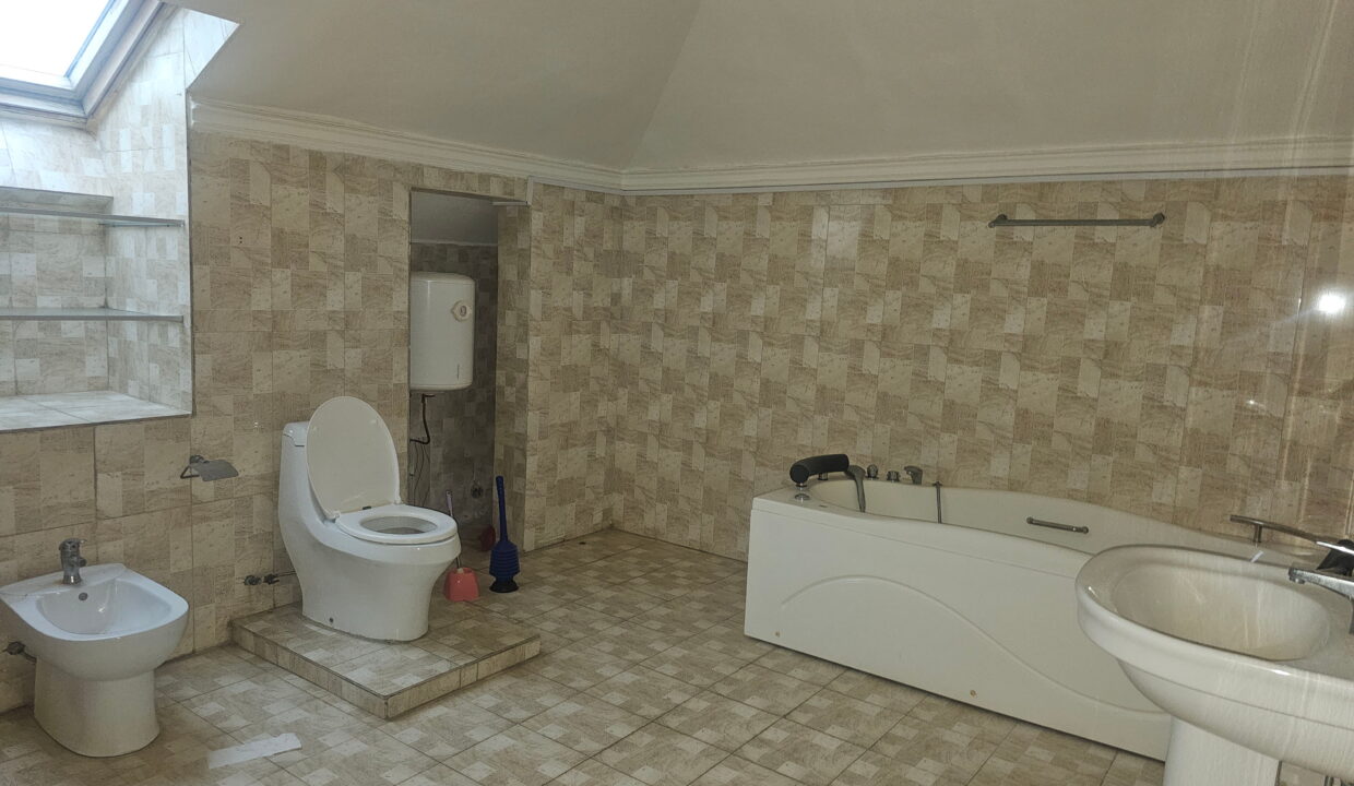 villa censad vide le belier vaste douche