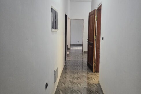 Maison avec petite piscine louer a cococodji couloir