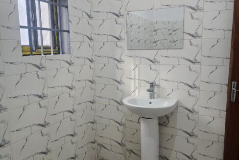 Maison avec petite piscine louer a cococodji lavabo