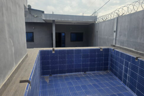 Maison avec petite piscine louer a cococodji piscine vue intérieur