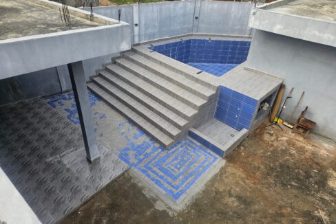 Maison avec petite piscine louer a cococodji piscine vue latéral