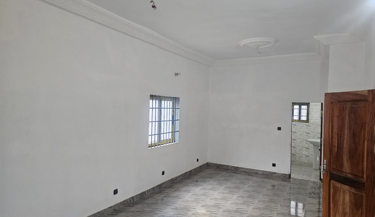 Maison avec petite piscine louer a cococodji vaste chambre