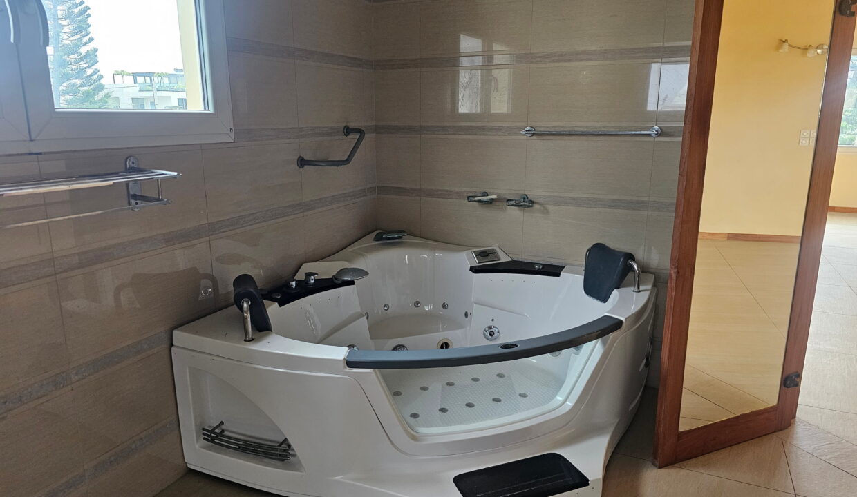 Villa vue sur mer a vendre au quartier jack jaccuzi