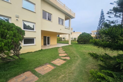 Villa vue sur mer a vendre au quartier jack jardin arriere