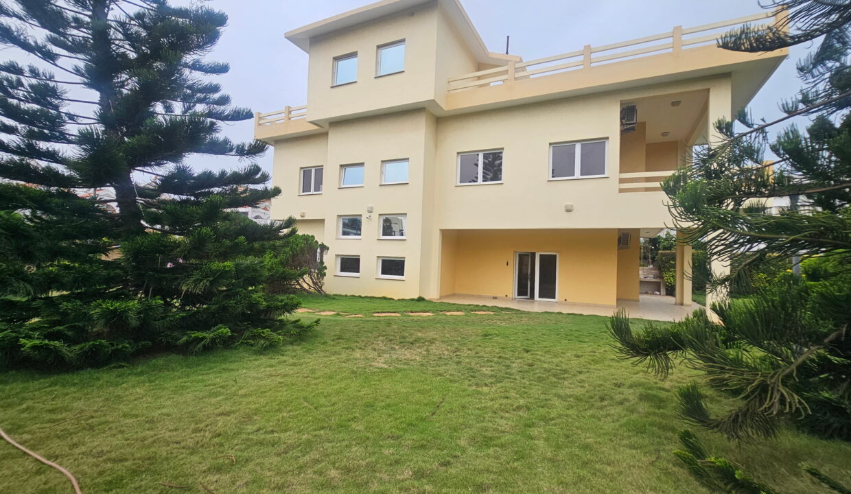 Villa vue sur mer a vendre au quartier jack tres grand jardin
