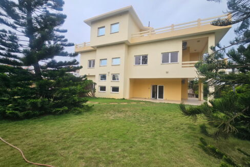 Villa vue sur mer a vendre au quartier jack tres grand jardin