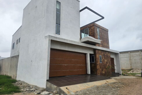 A vendre villa a 70% de finition a Pk10