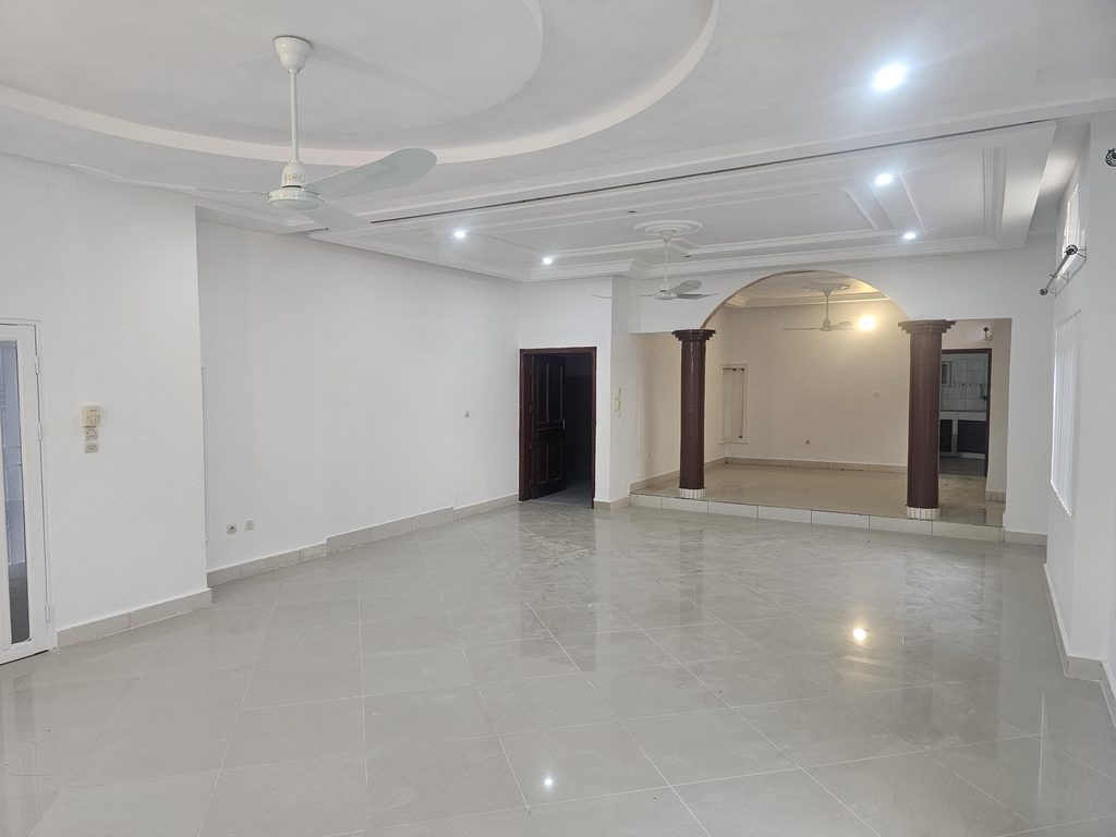 Villa vide 3 chambres casse auto Cotonou