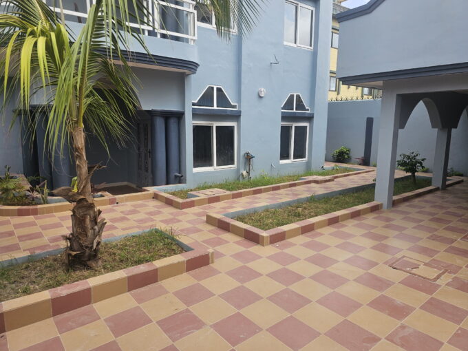 Villa vide 3 chambres casse auto Cotonou