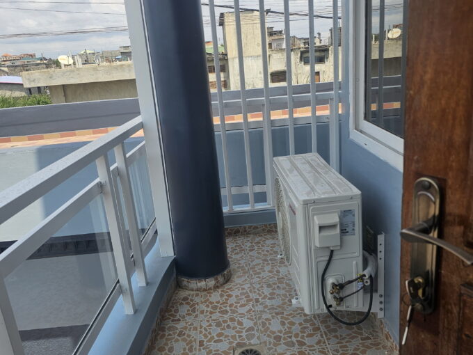 3 chambres salon au premier a casse auto